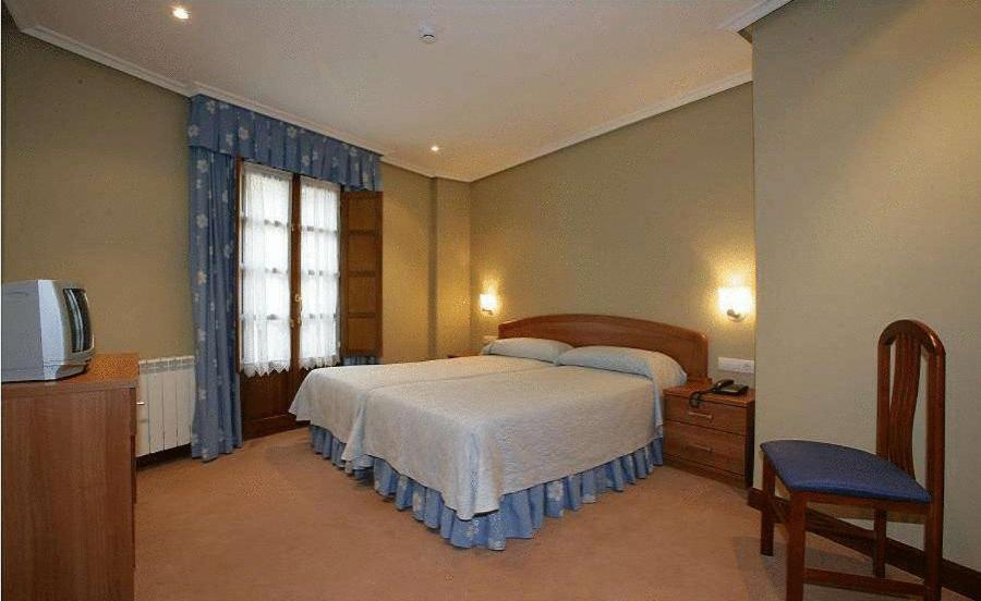 Gran Hotel Rural Cela Belmonte De Miranda エクステリア 写真