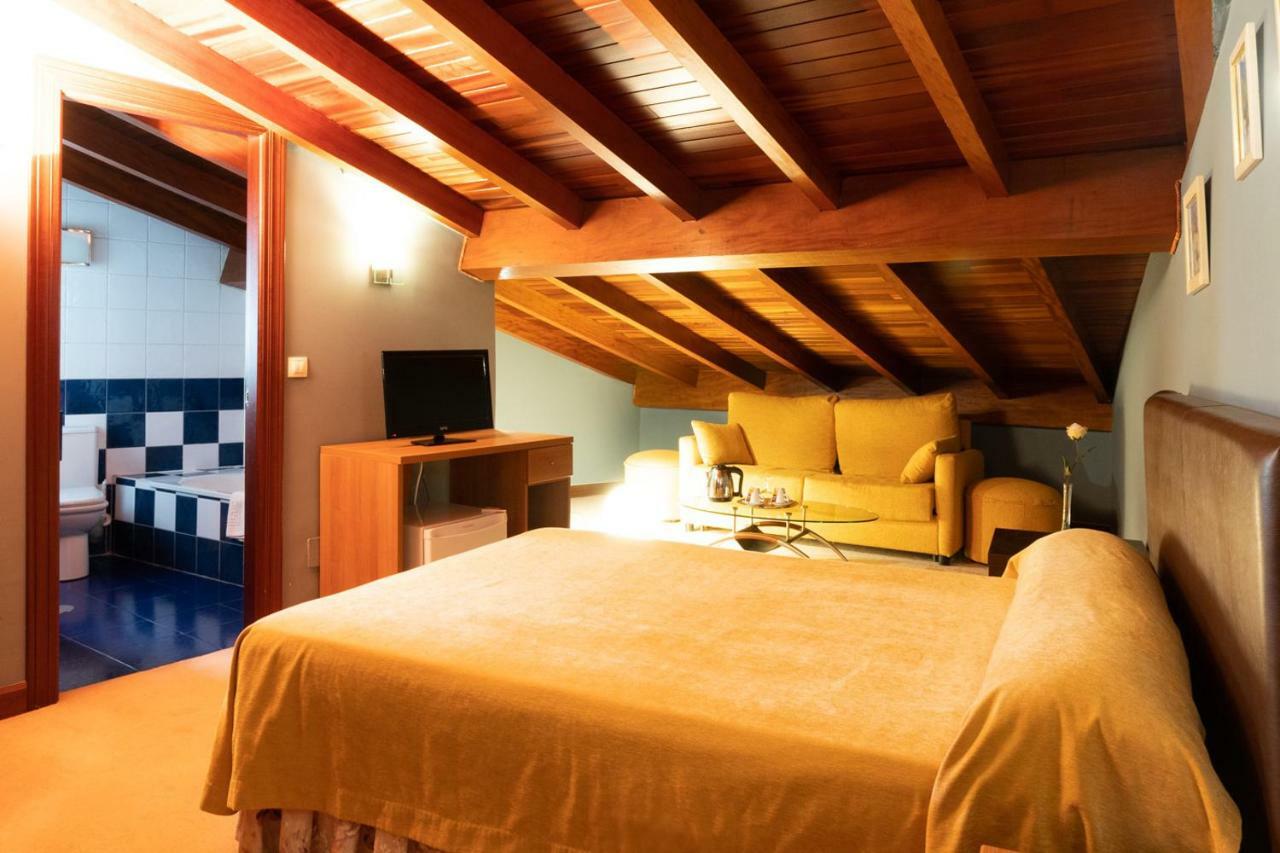 Gran Hotel Rural Cela Belmonte De Miranda エクステリア 写真